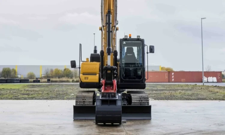 Escavatore Sany SY135C - Heavy Equipment