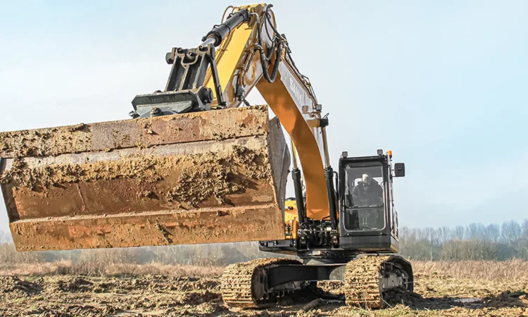 Escavatore Sany SY215C - Heavy Equipment