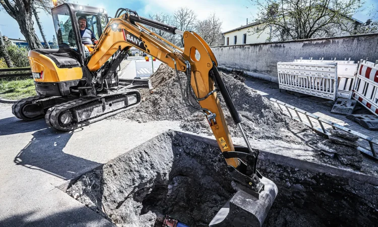 Escavatore Sany SY50U - Heavy Equipment