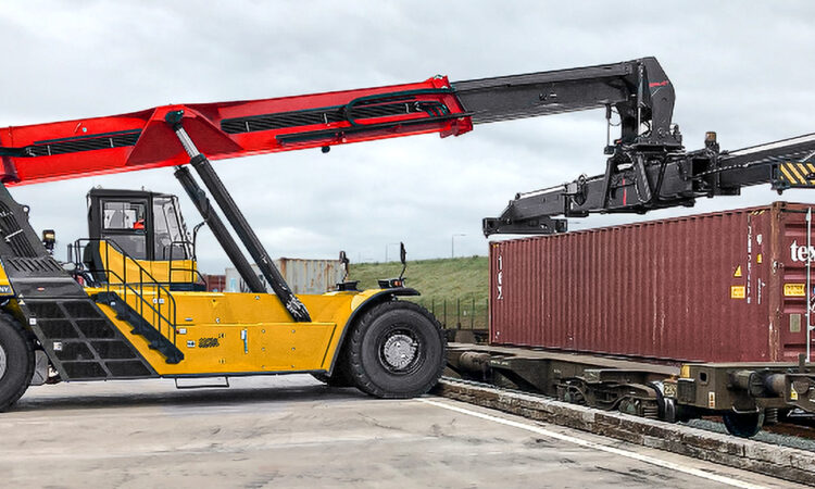 Reach Stacker Sany SRSC4535G5 - Heavy Equipment