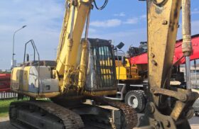 New Holland E165